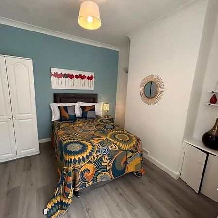 Spacious Homely 3 Bed Property Newcastle-under-Lyme Buitenkant foto