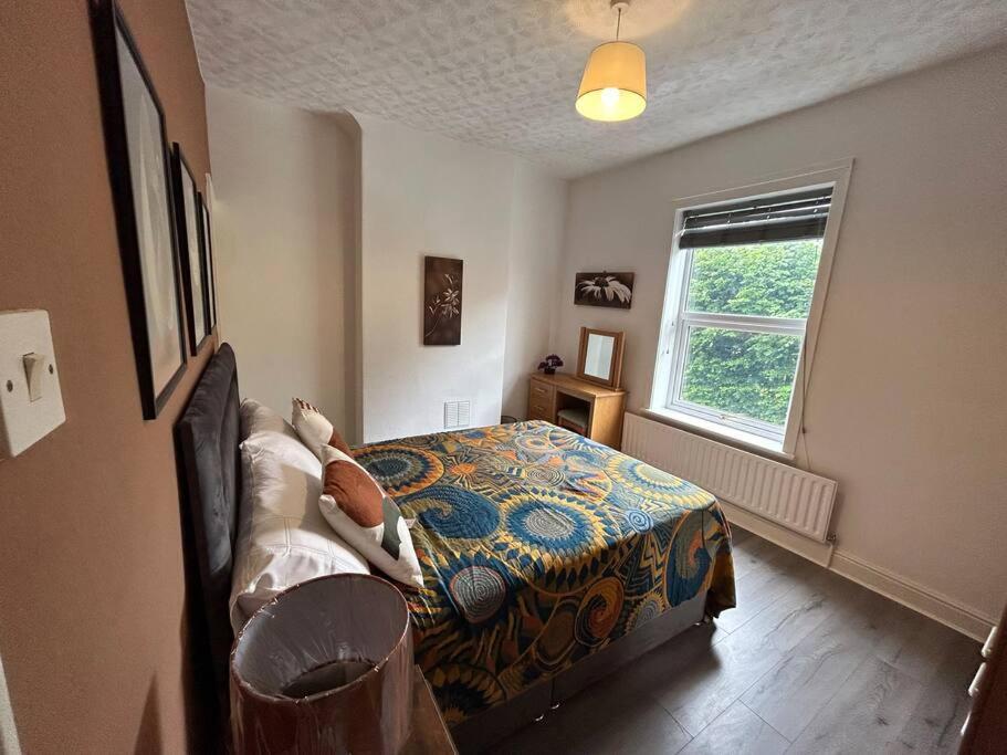 Spacious Homely 3 Bed Property Newcastle-under-Lyme Buitenkant foto