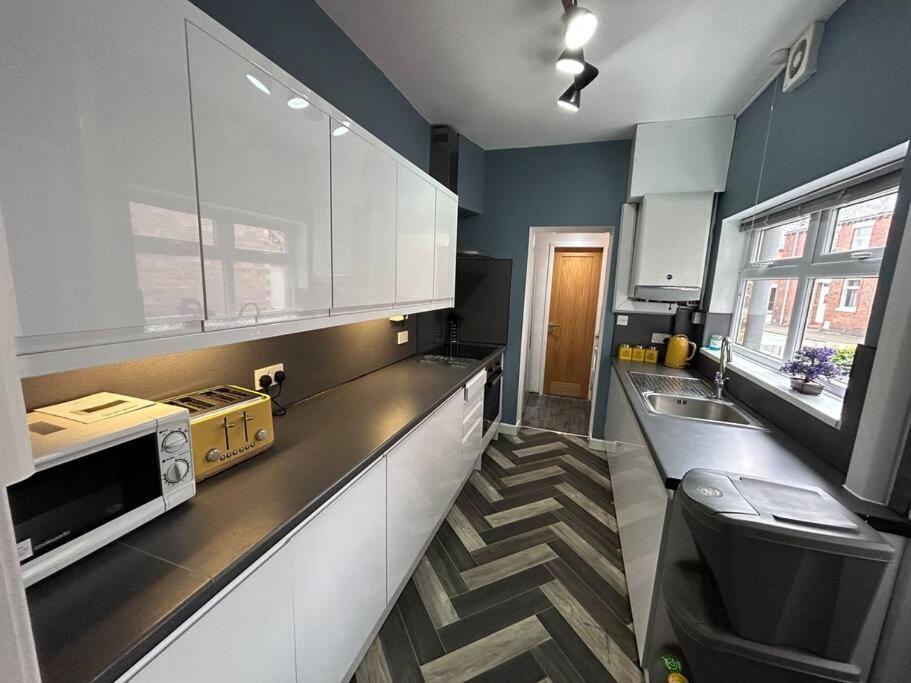 Spacious Homely 3 Bed Property Newcastle-under-Lyme Buitenkant foto