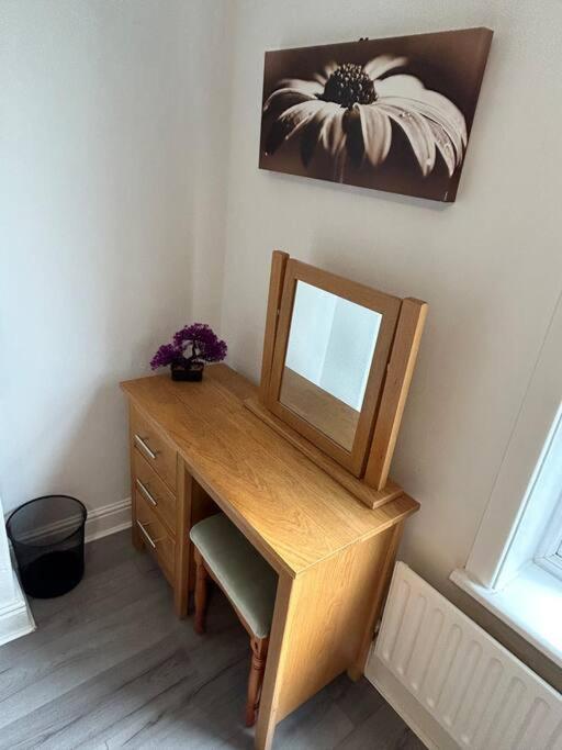 Spacious Homely 3 Bed Property Newcastle-under-Lyme Buitenkant foto