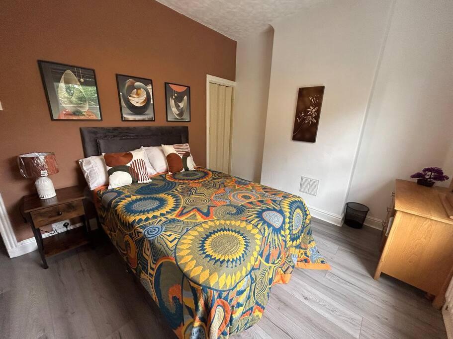 Spacious Homely 3 Bed Property Newcastle-under-Lyme Buitenkant foto